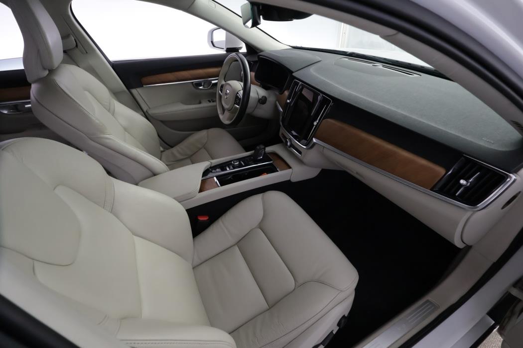 VOLVO V90 2021