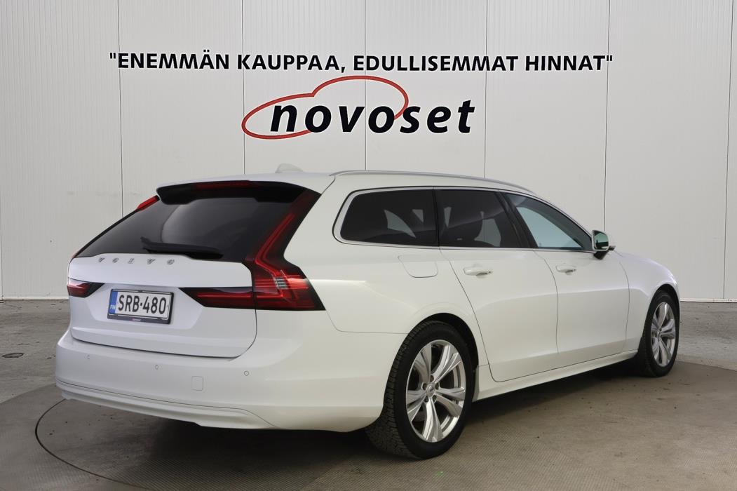 VOLVO V90 2021
