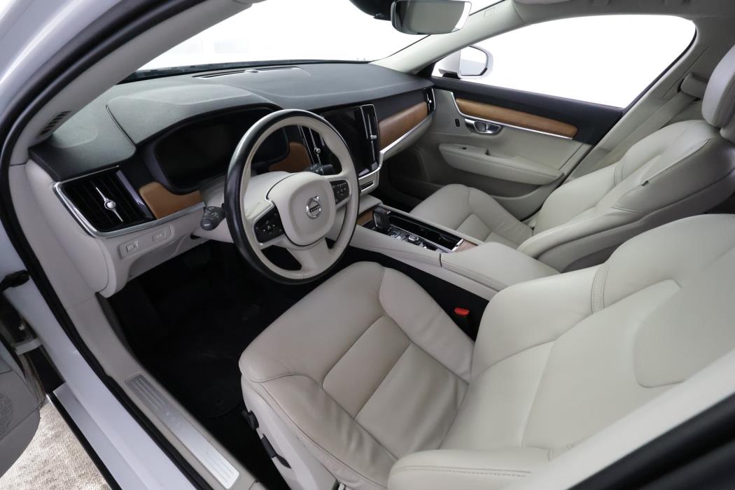 VOLVO V90 2021