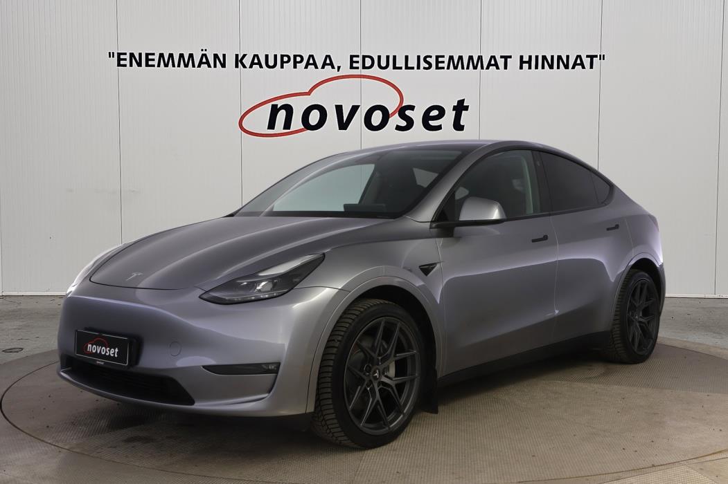 TESLA MODEL Y 2024