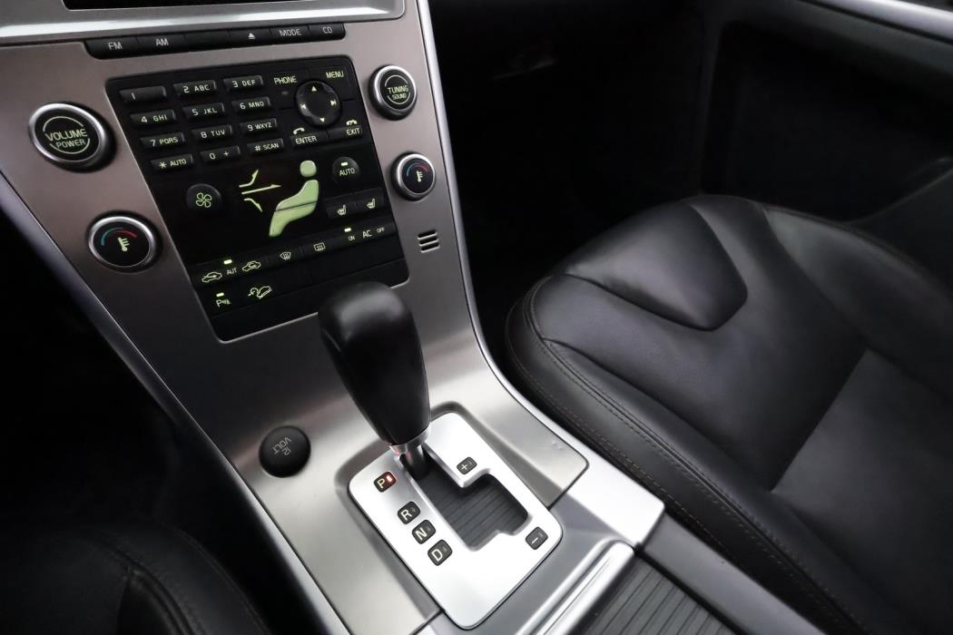 VOLVO XC60 2010