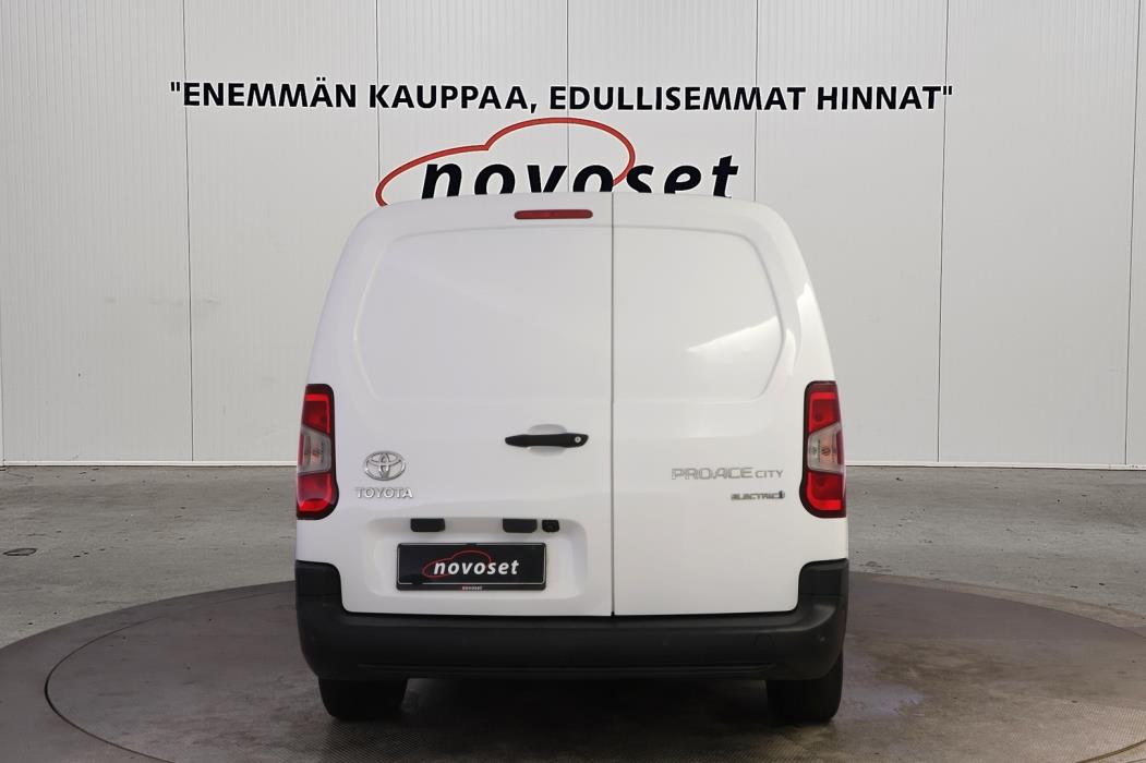 TOYOTA PROACE 2022