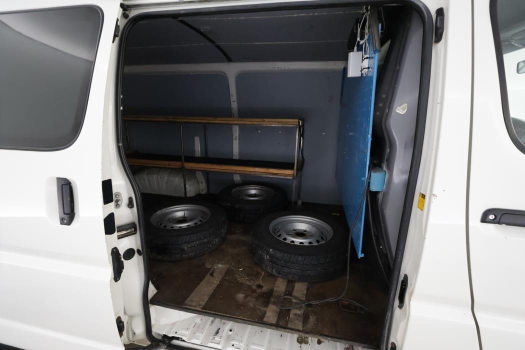TOYOTA Hiace 2008