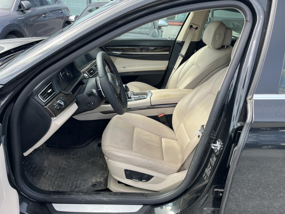 BMW 730 2009