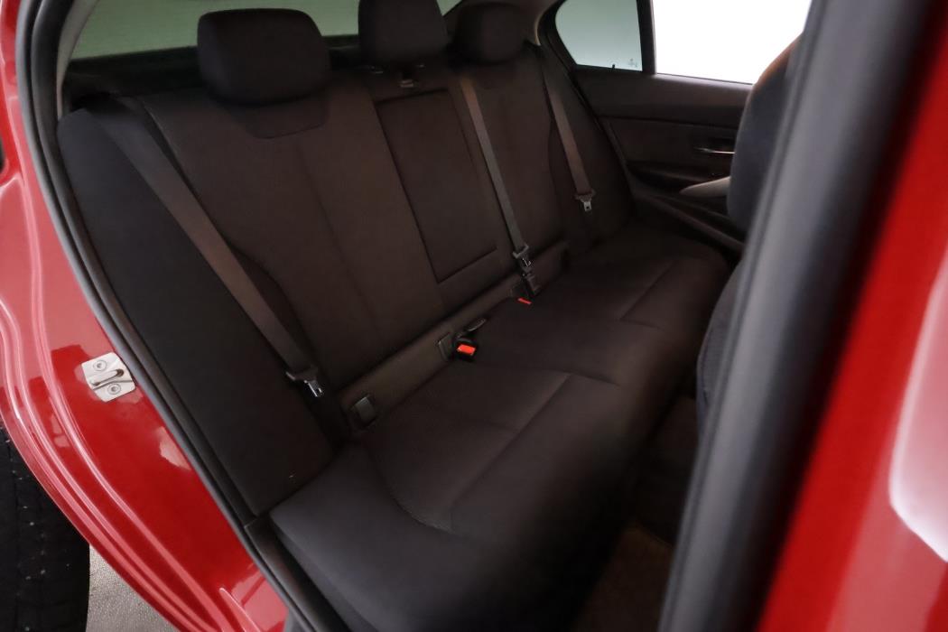 BMW 320 2013