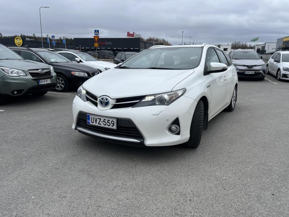 TOYOTA Auris 2013