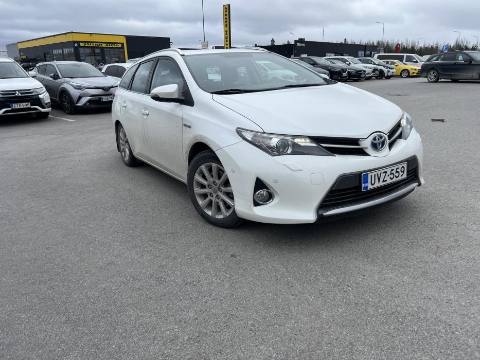 TOYOTA Auris 2013