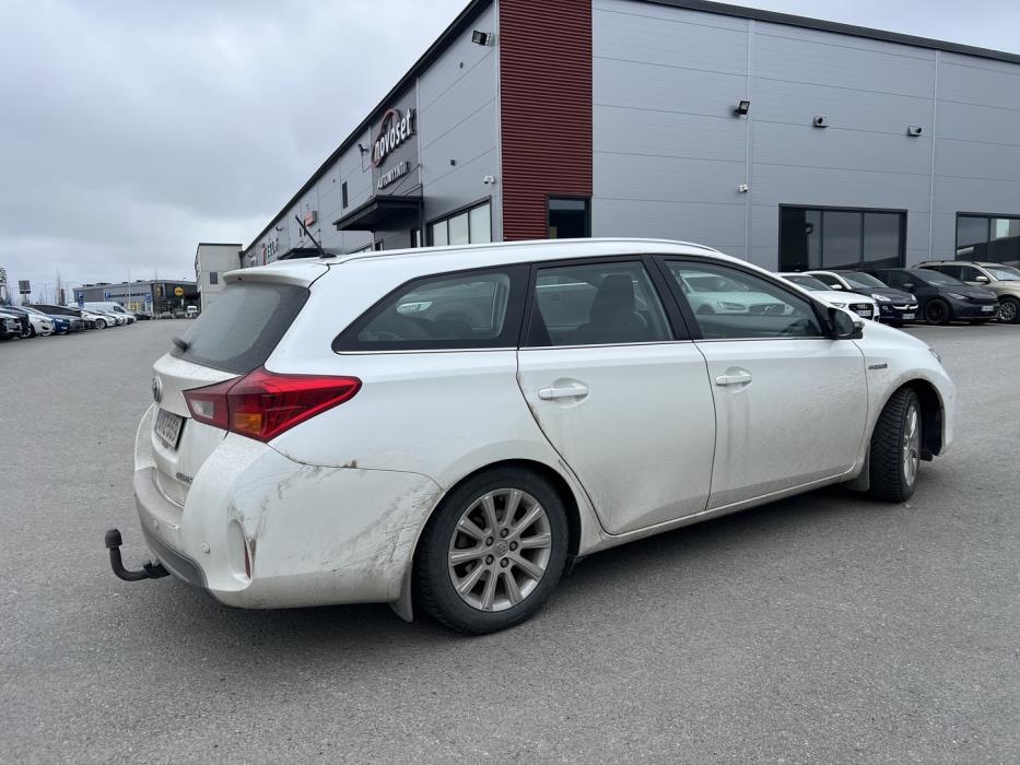 TOYOTA Auris 2013