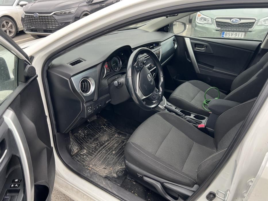 TOYOTA Auris 2013