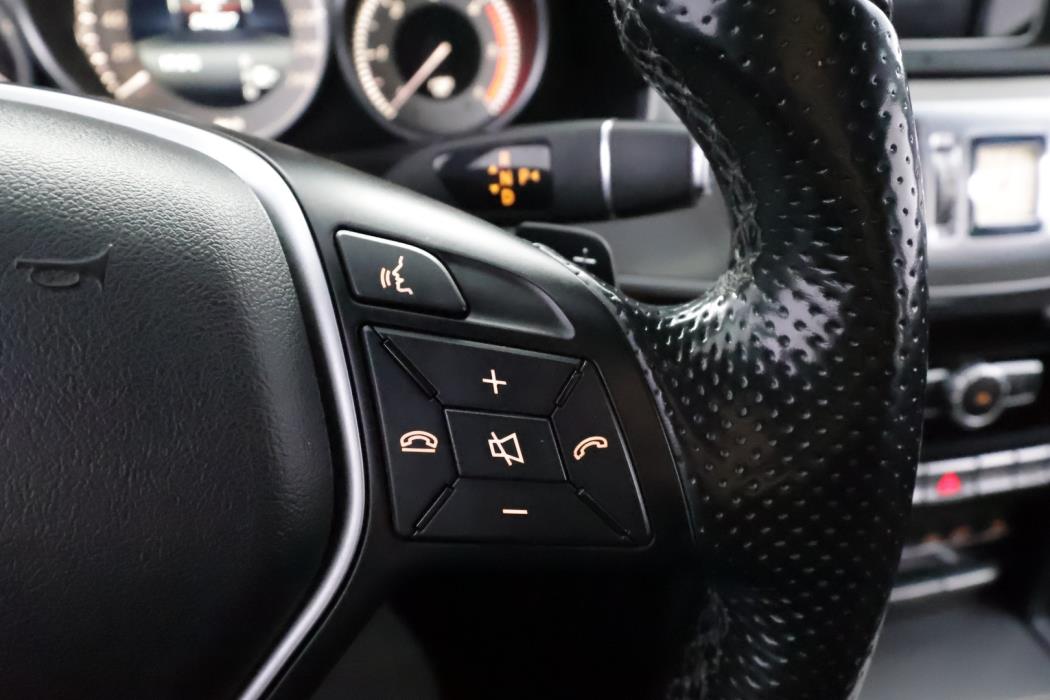 MERCEDES-BENZ E 2015