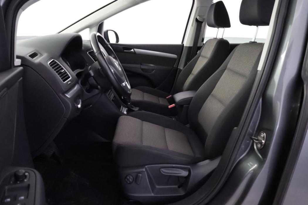 VOLKSWAGEN Sharan 2010