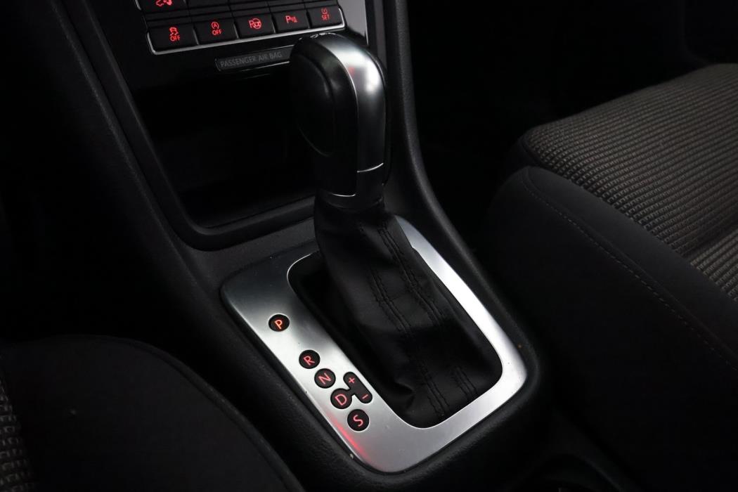 VOLKSWAGEN Sharan 2010