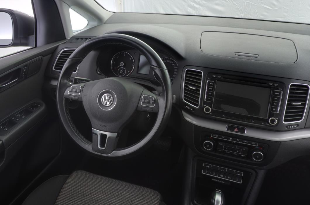 VOLKSWAGEN Sharan 2010