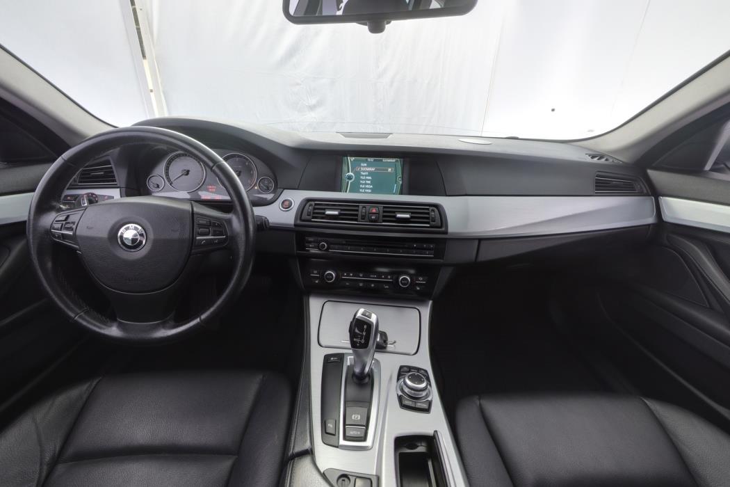 BMW 520 2011