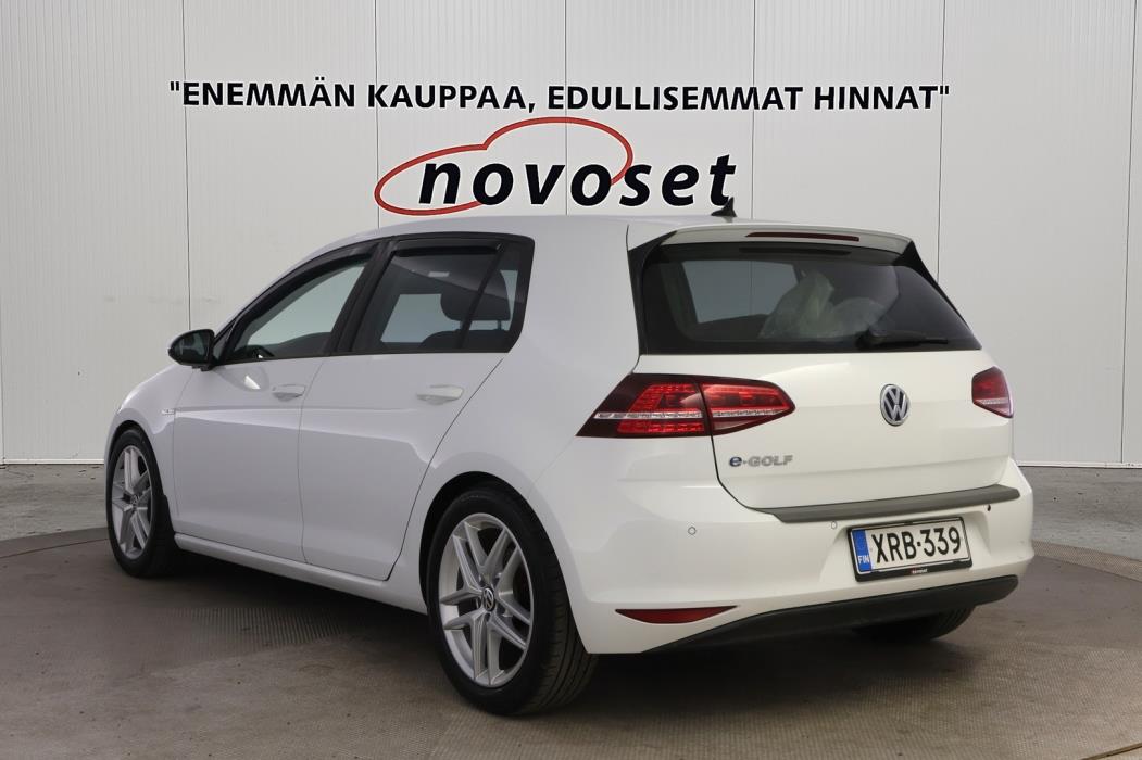 VOLKSWAGEN Golf 2015