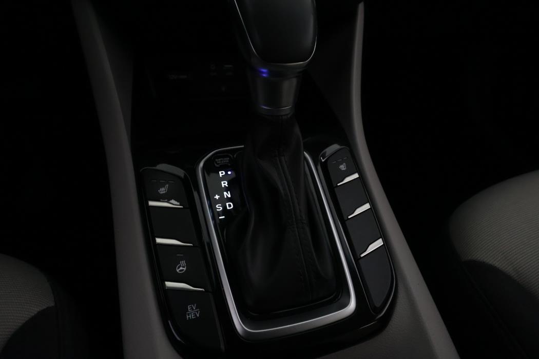 HYUNDAI IONIQ HYBRID 2018