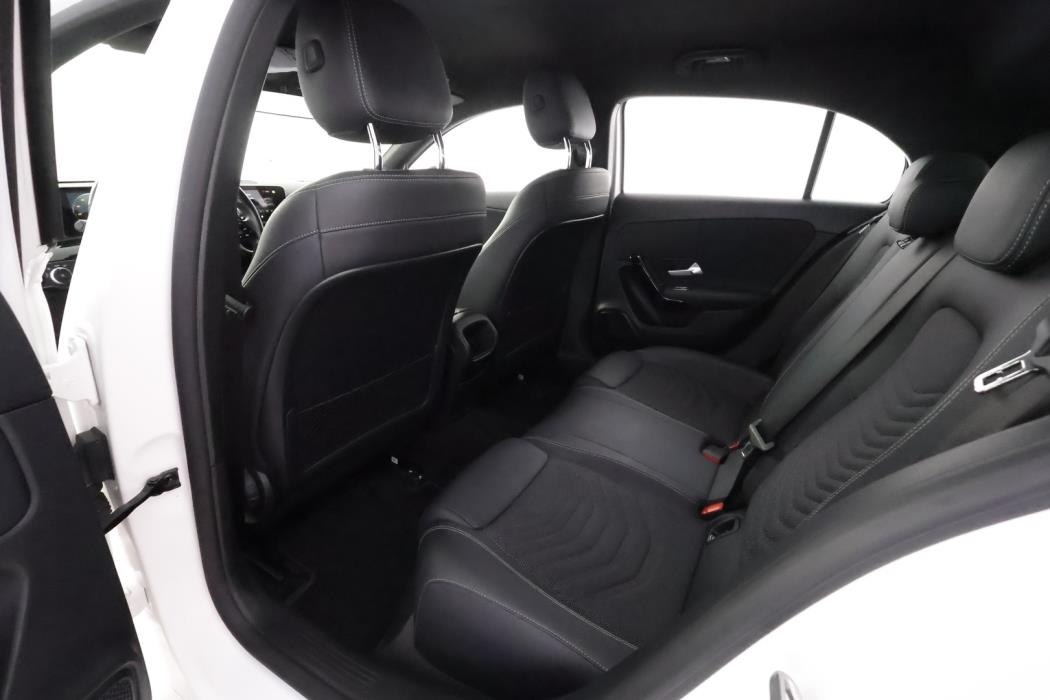 MERCEDES-BENZ A 2021