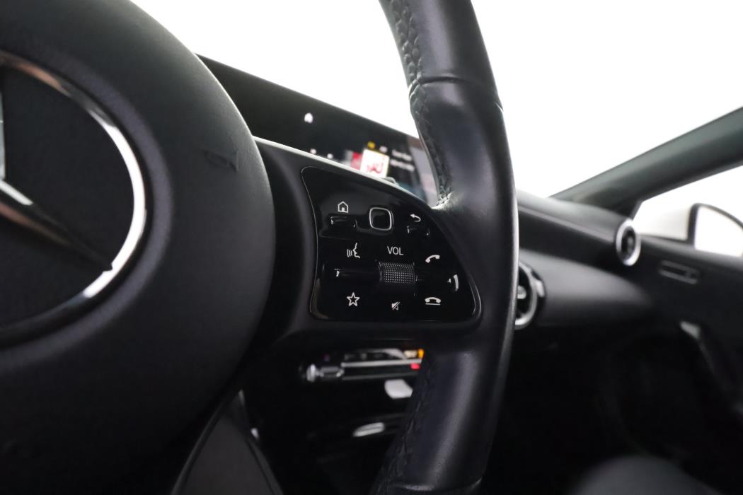 MERCEDES-BENZ A 2021