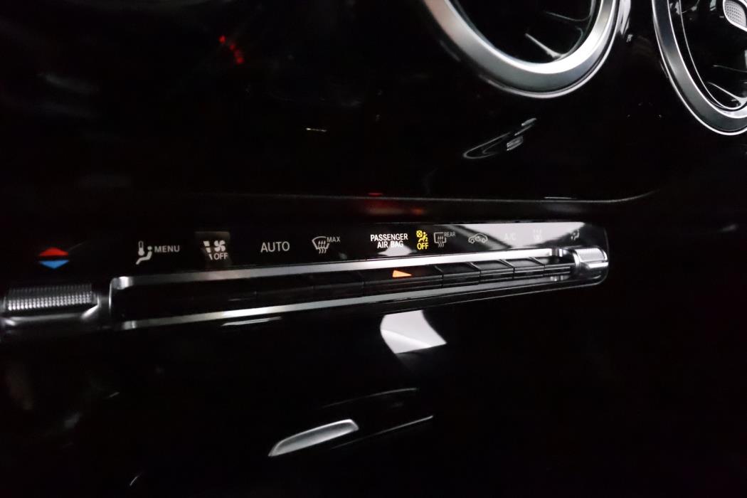 MERCEDES-BENZ A 2021