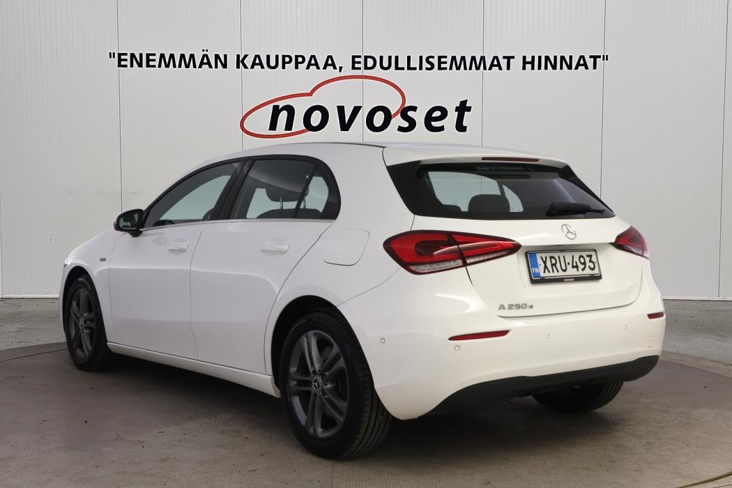 MERCEDES-BENZ A 2021