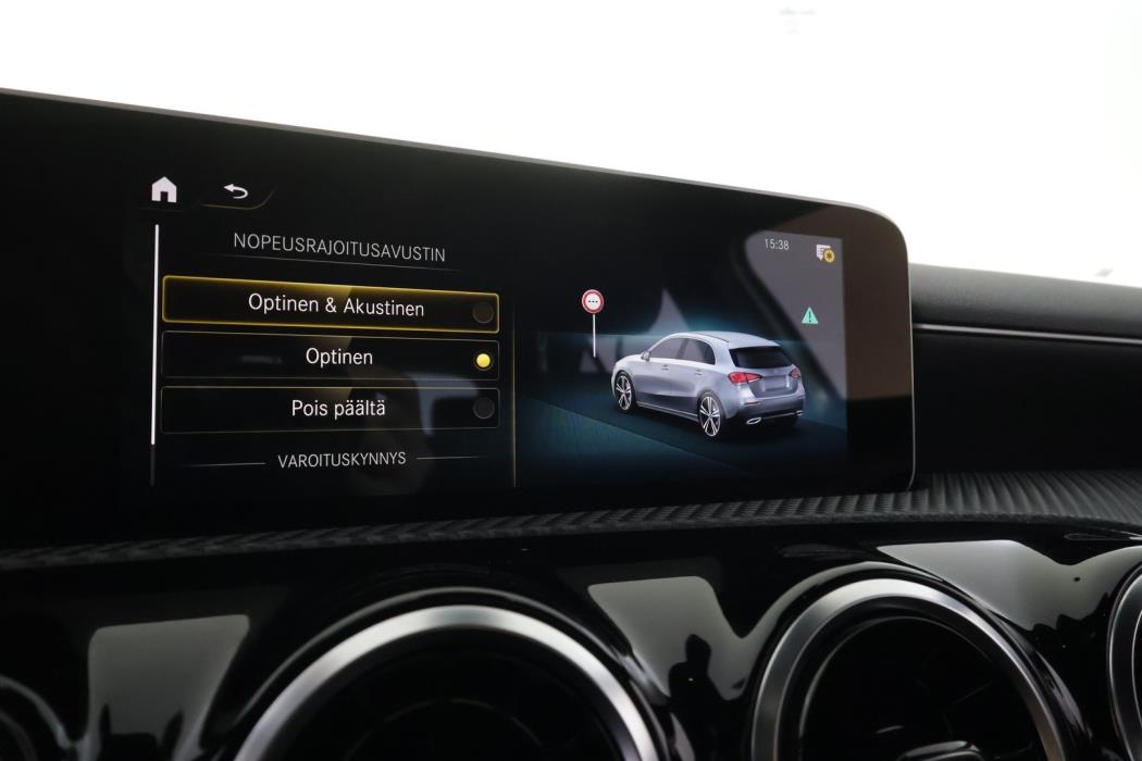 MERCEDES-BENZ A 2021