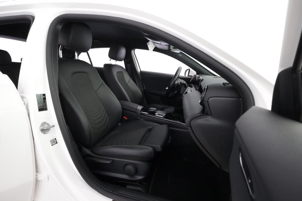 MERCEDES-BENZ A 2021
