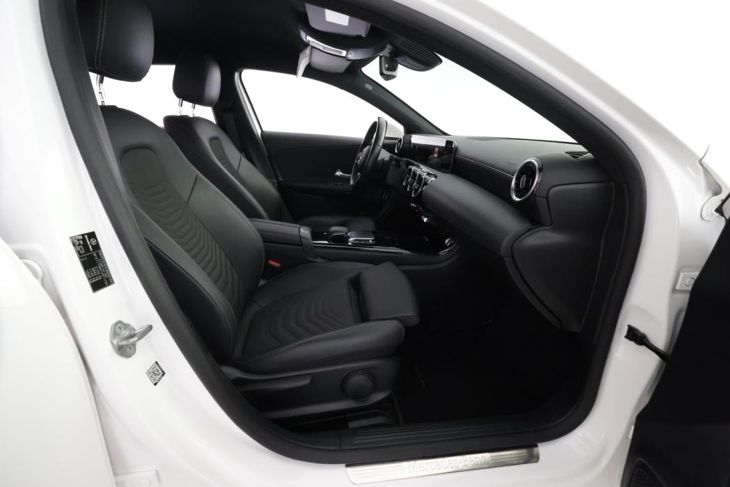 MERCEDES-BENZ A 2021