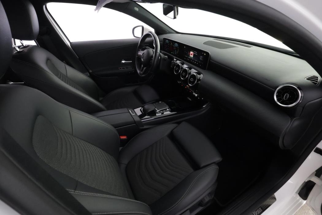 MERCEDES-BENZ A 2021