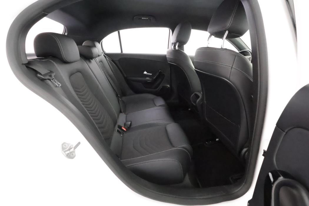 MERCEDES-BENZ A 2021