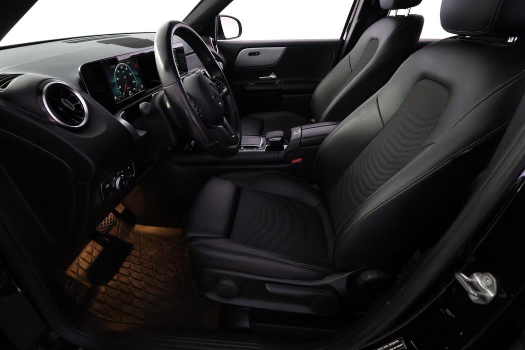 MERCEDES-BENZ GLB 2021