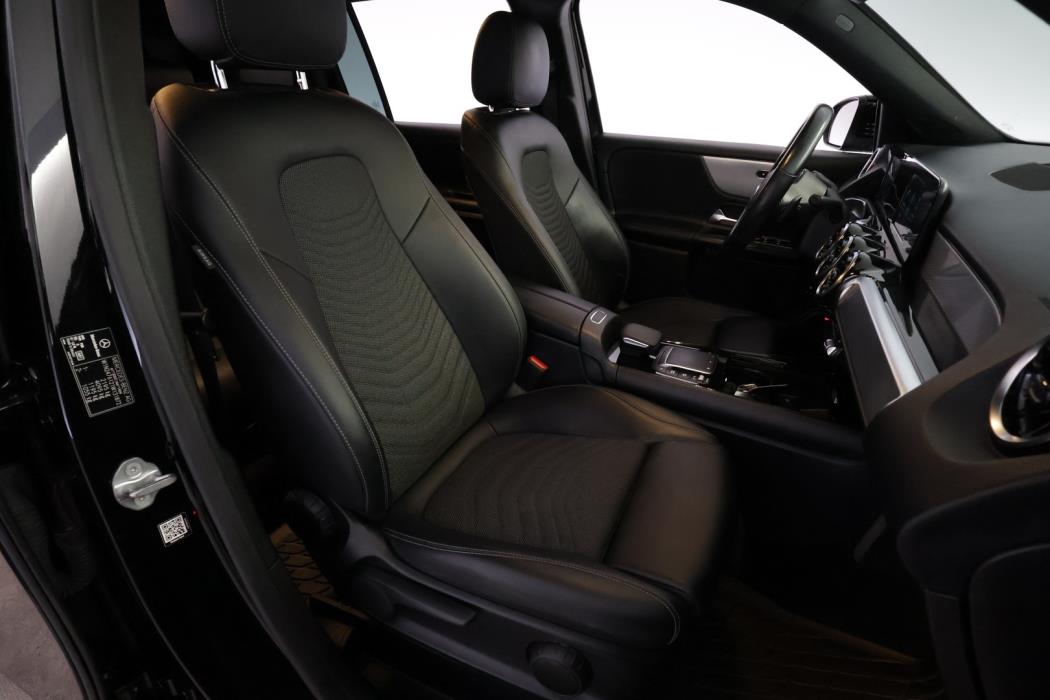 MERCEDES-BENZ GLB 2021