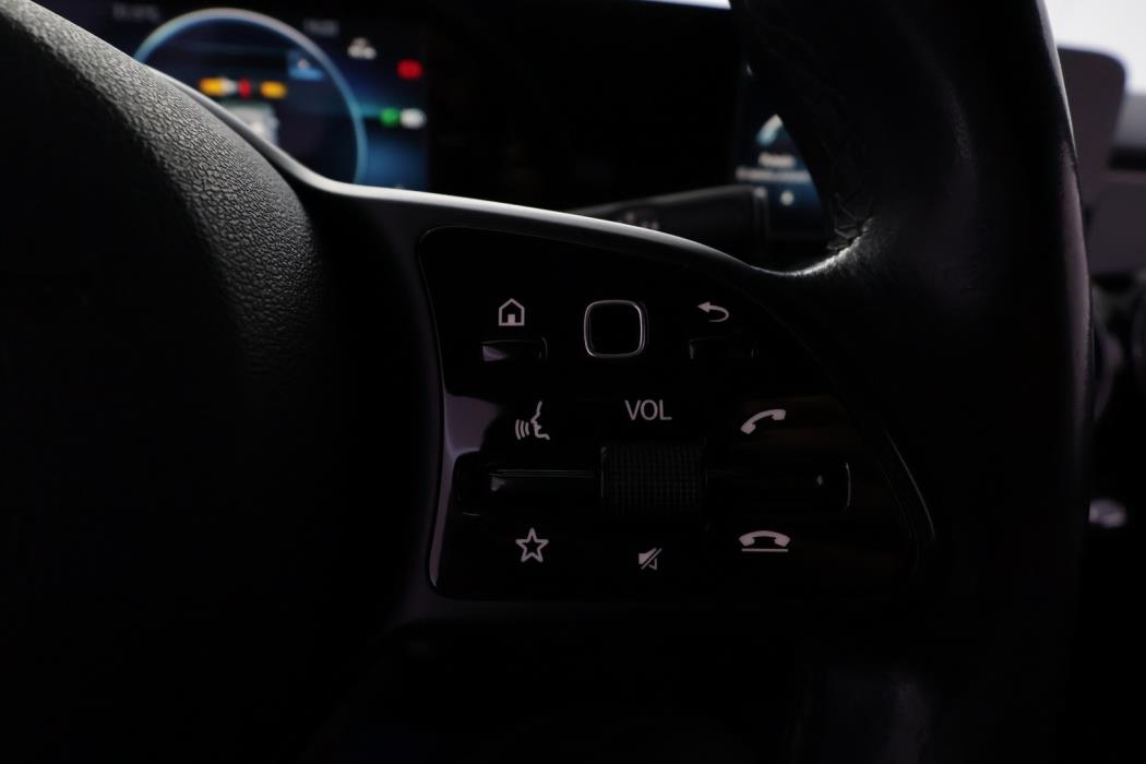 MERCEDES-BENZ GLB 2021