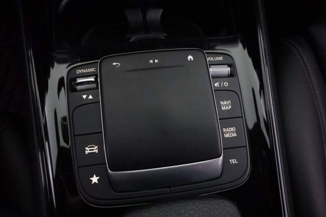MERCEDES-BENZ GLB 2021