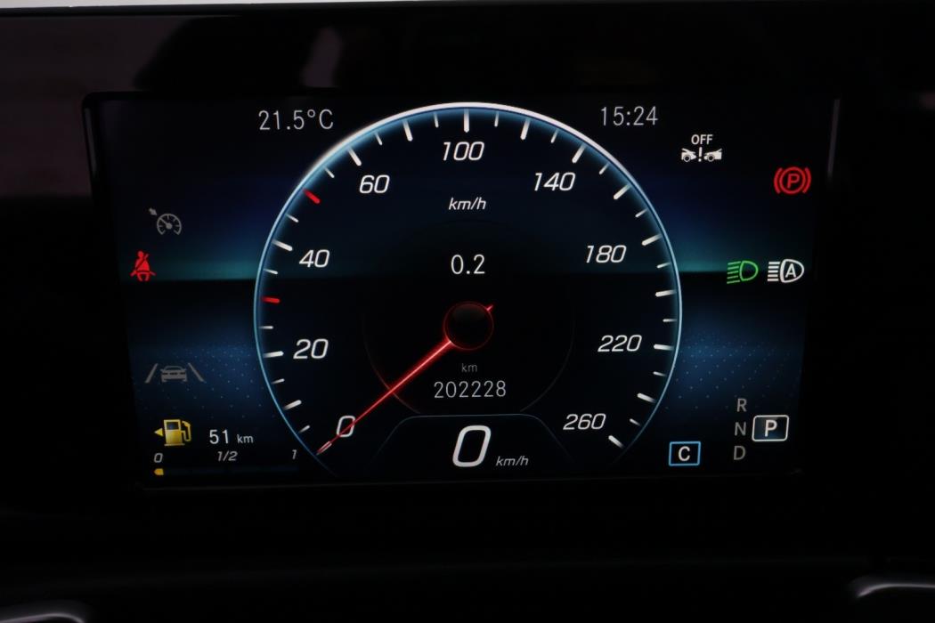 MERCEDES-BENZ GLB 2021