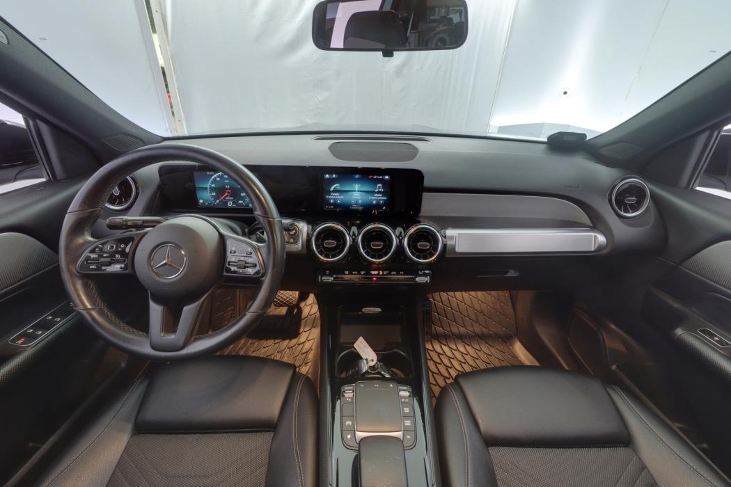 MERCEDES-BENZ GLB 2021