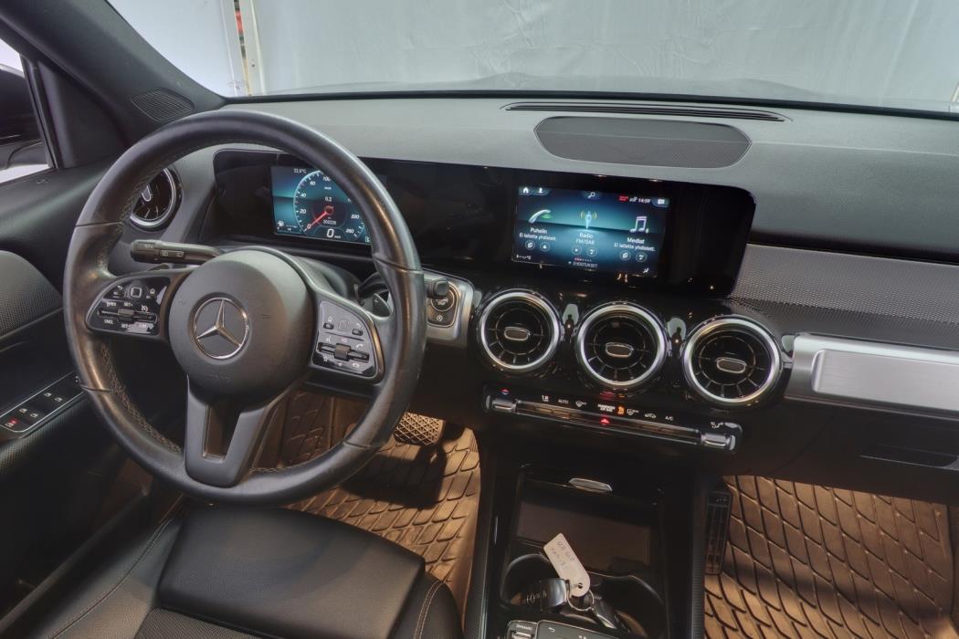 MERCEDES-BENZ GLB 2021