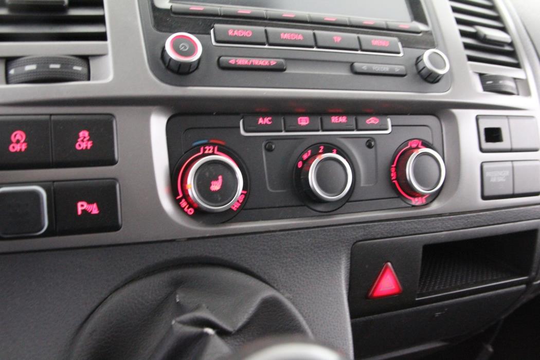 VOLKSWAGEN Caravelle 2014