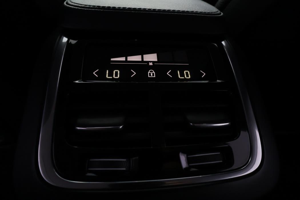 VOLVO XC90 2021