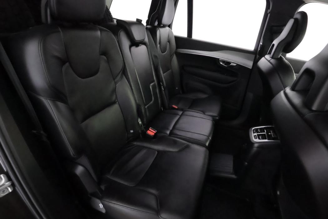 VOLVO XC90 2021