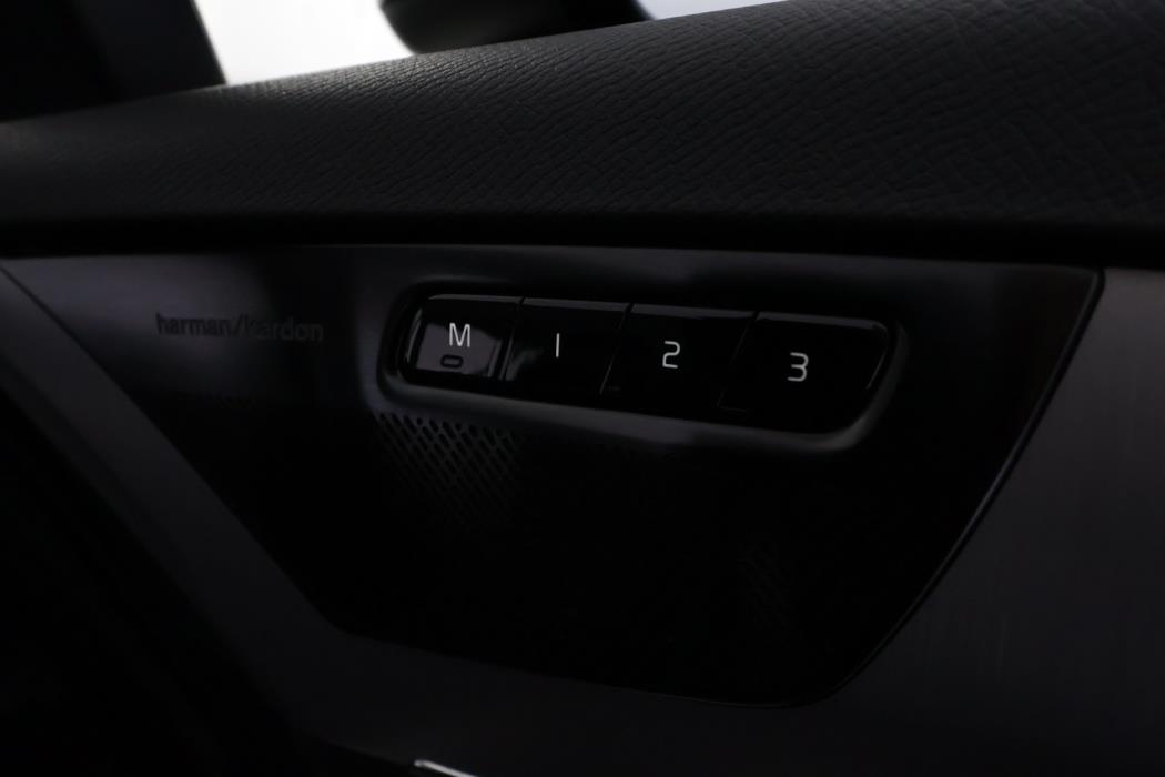 VOLVO XC90 2021