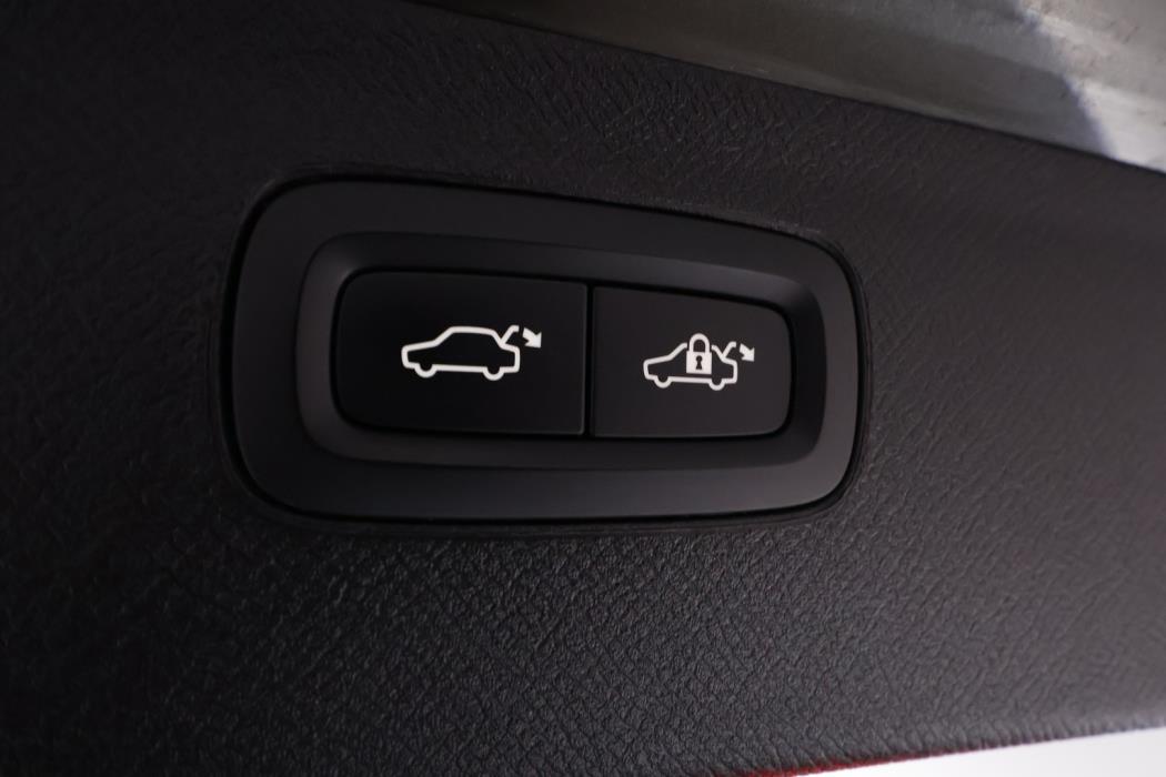 VOLVO XC90 2021