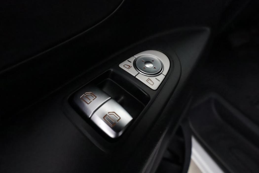 MERCEDES-BENZ VITO 2021