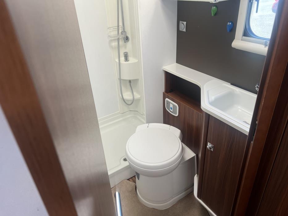 ADRIA Matrix M 650 SF 2015