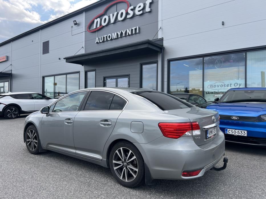 TOYOTA Avensis 2013