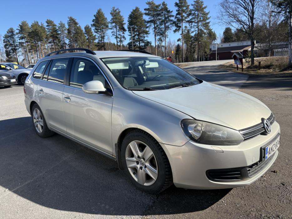 VOLKSWAGEN Golf 2009
