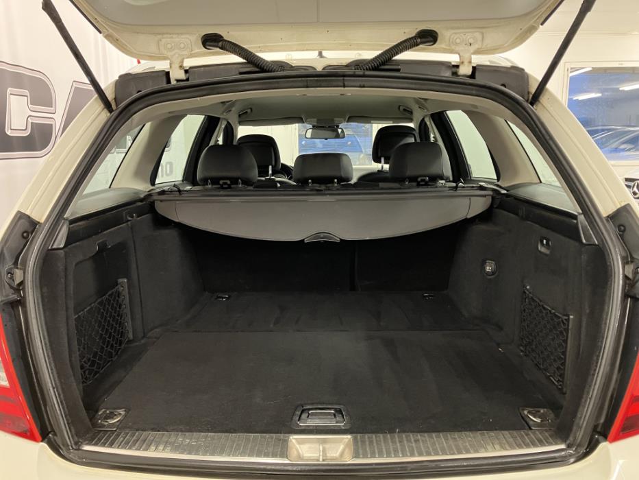 MERCEDES-BENZ C 2011