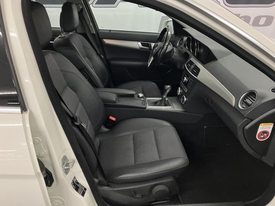 MERCEDES-BENZ C 2011