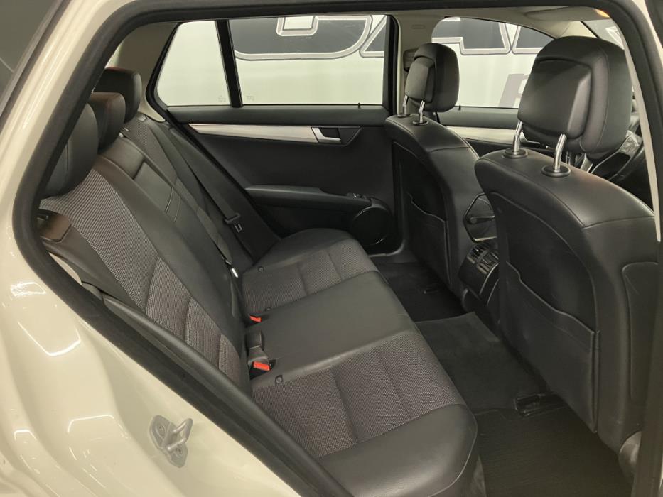 MERCEDES-BENZ C 2011