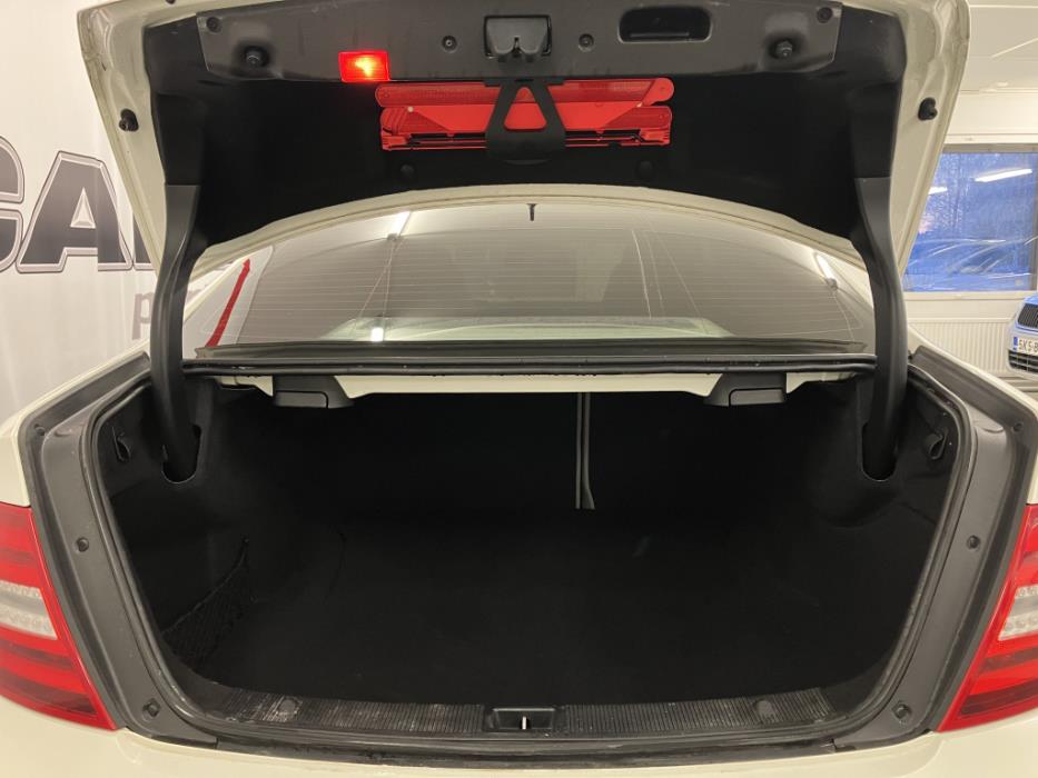 MERCEDES-BENZ C 2012