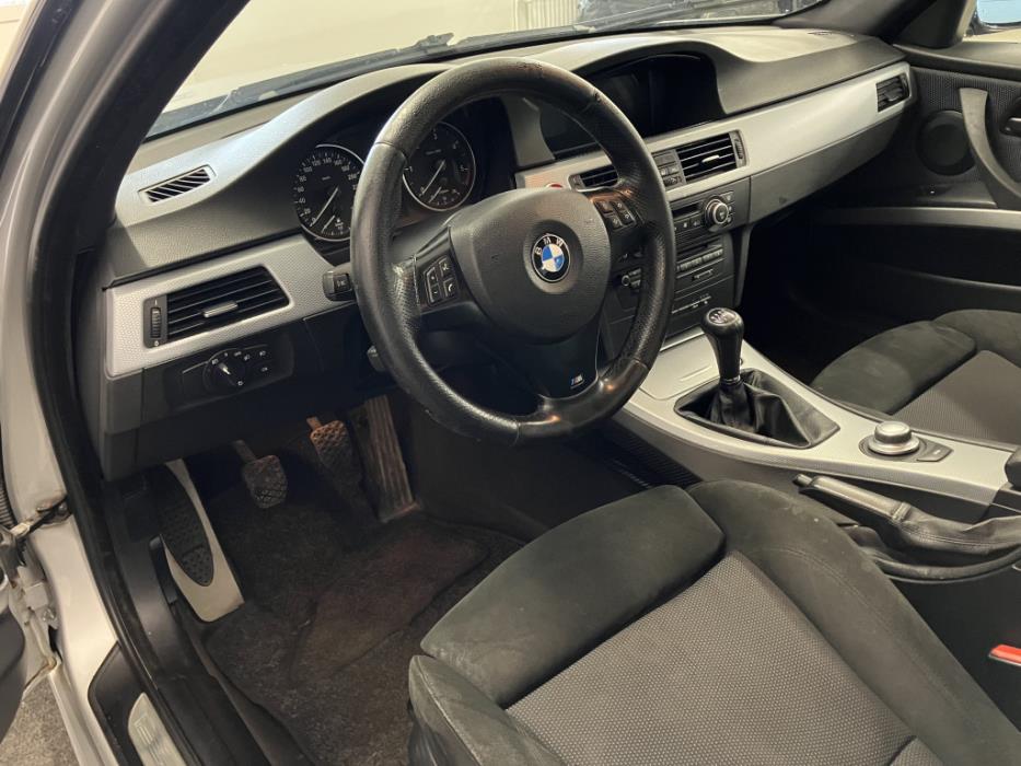 BMW 320 2009